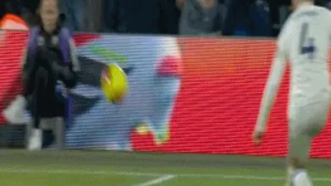 利物浦12轮英超领跑，优势扩大至8分！